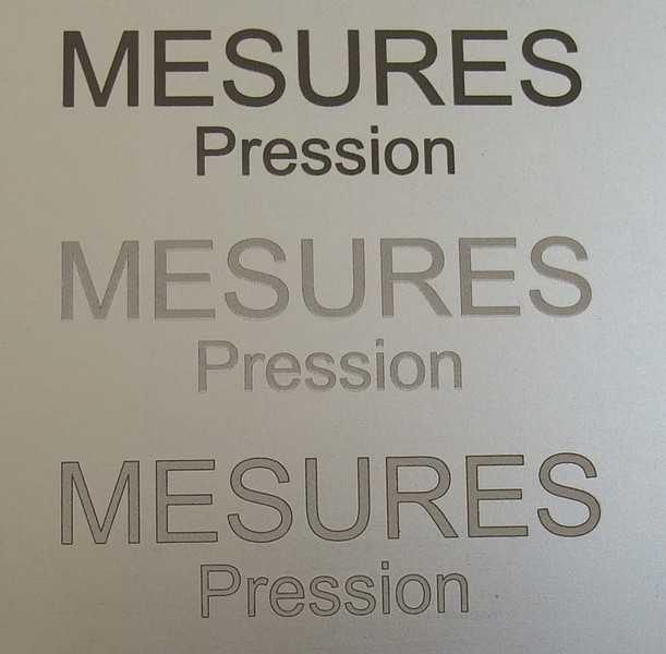 differente-teinte-de-gravure-sur-aluminium-anodise.jpg