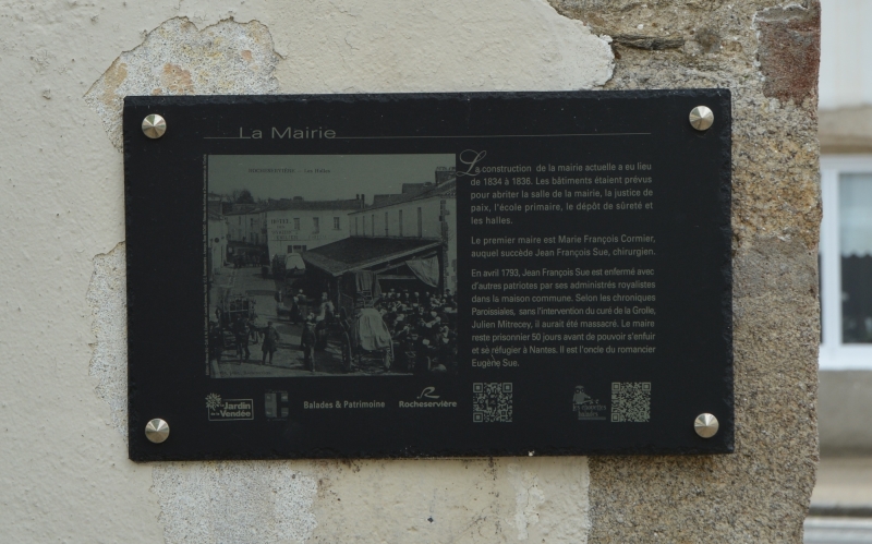 3marquage-plaque-patrimoine-mairie-rocheserviere-chouettes-balade-nd.jpg