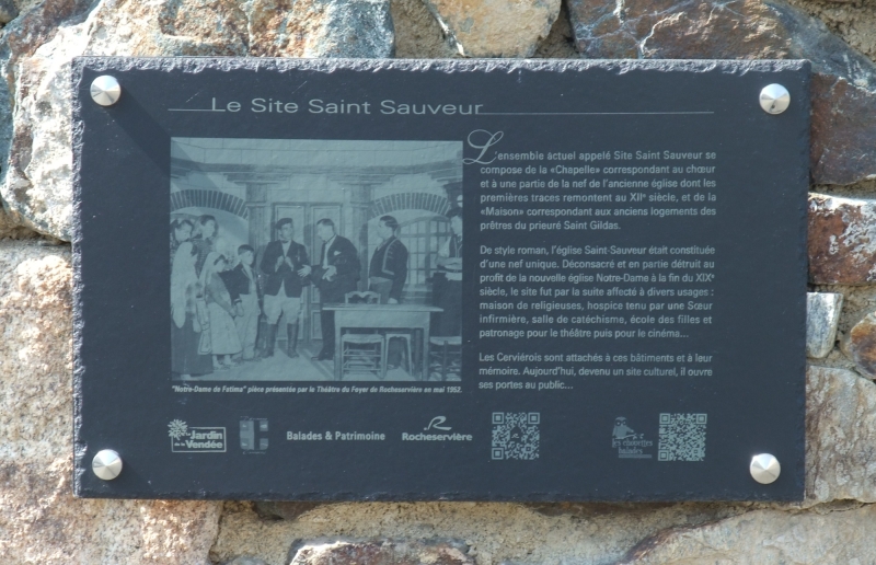 8plaque-patrimoine-site-saint-sauveur-le-jardin-de-la-Vendee-parcours-les-chouettes-balades.jpg