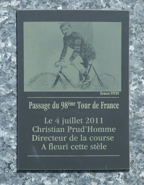 10plaque-memoire-ernest-pivin.jpg